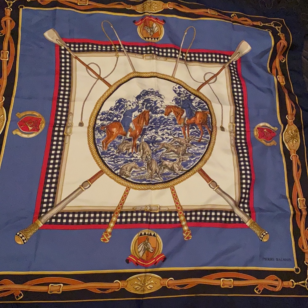 Balmain Beautiful vintage unique scarf